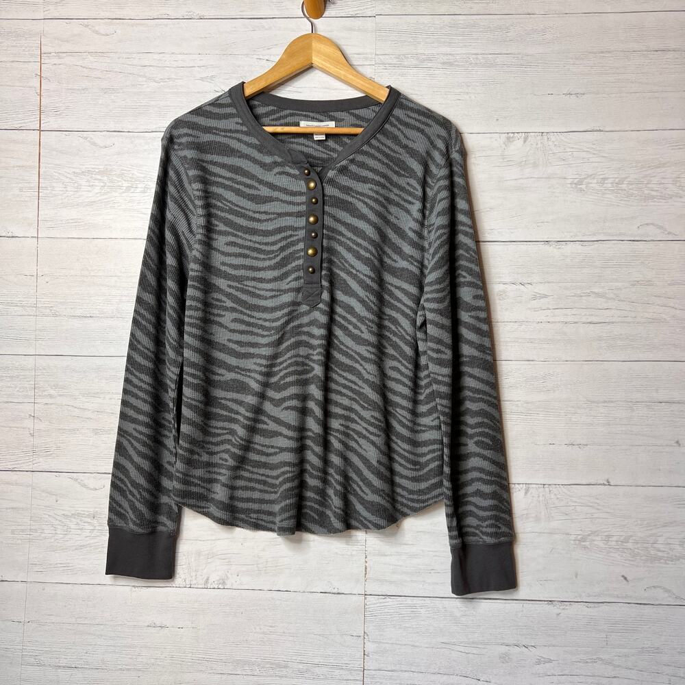 Beach Lunch Lounge Top Women Size XL Gray Animal Print Thermal Long Sleeve